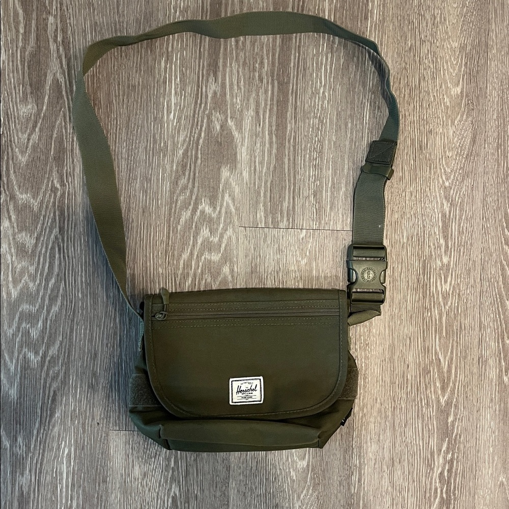 Herschel Supply Company Forest Green Messenger Bag